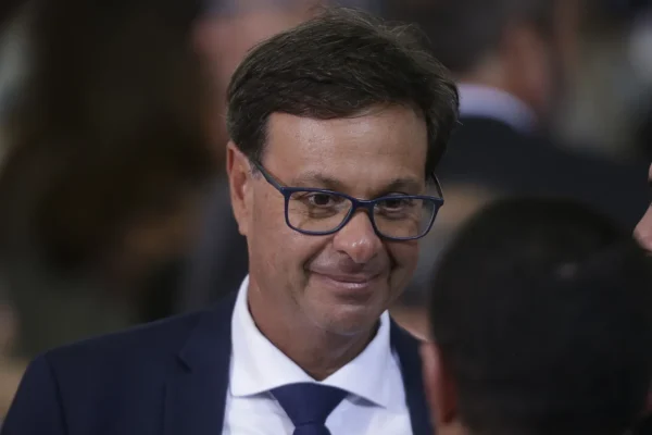PF prende Gilson Machado por suspeita de obstrução de investigação ligada a Bolsonaro