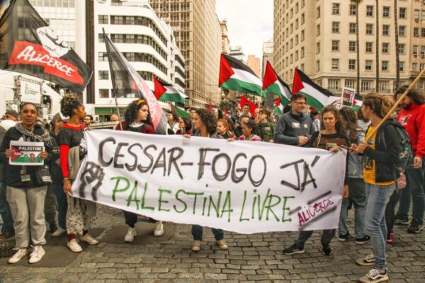 Manifestantes fazem ato pró-Palestina em SP e pedem rompimento de relações com Israel