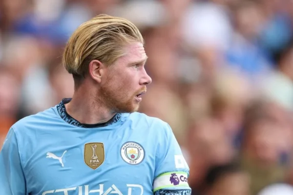De Bruyne assina com Napoli e inicia nova fase no futebol italiano
