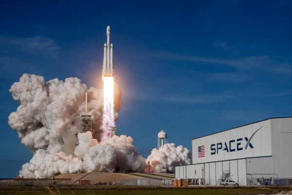 Foguete da SpaceX explode durante teste e aumenta pressão sobre projeto Starship